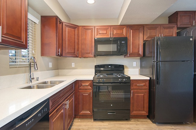 Pacific Cove, undefined, 4025 Oakcrest Dr, San Diego, CA 92105, Photo:4