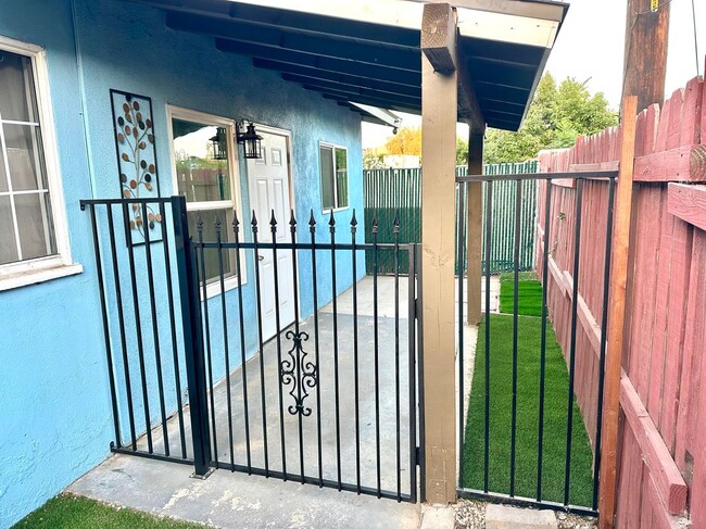 908 Orange St, undefined, 908 Orange St, Riverside, CA 92501, Photo:2