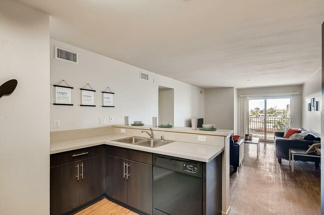 Zuma Student Housing, undefined, 6237 Montezuma Rd, San Diego, CA 92115, Photo:4