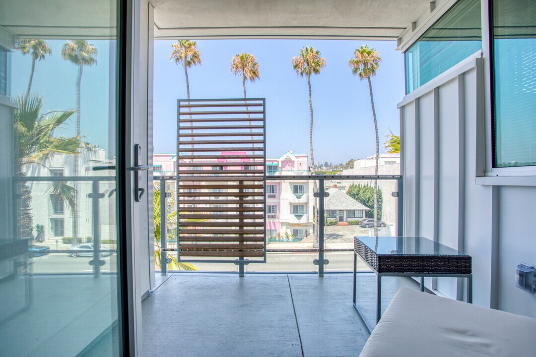 The Stanford West, smc, 3008 Santa Monica Blvd, Santa Monica, CA 90404, Photo:3