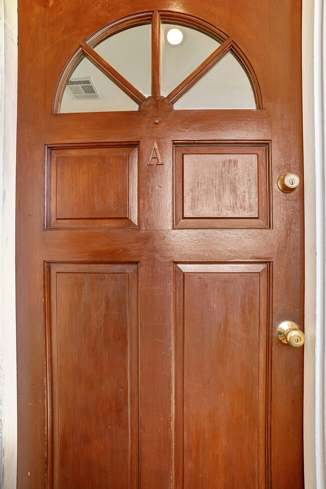 1824 S Barrington Ave, undefined, 1824 S Barrington Ave, Los Angeles, CA 90025, United States, Photo:2