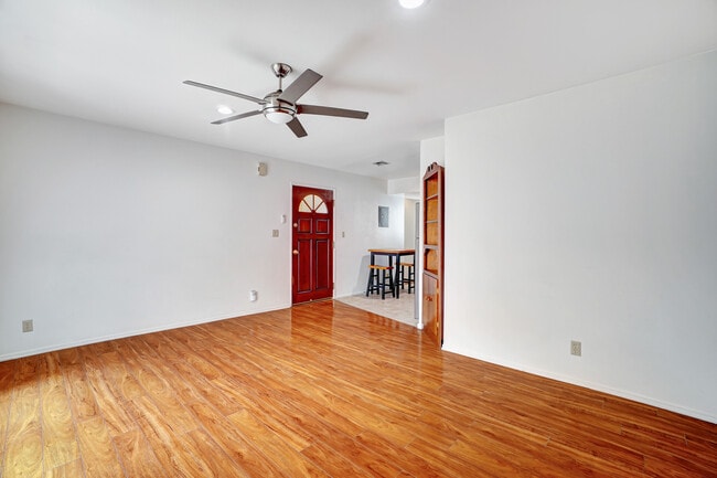 1824 S Barrington Ave, undefined, 1824 S Barrington Ave, Los Angeles, CA 90025, United States, Photo:3