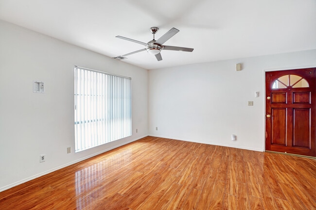 1824 S Barrington Ave, undefined, 1824 S Barrington Ave, Los Angeles, CA 90025, United States, Photo:4