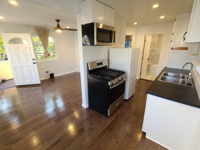 550 Westminster Ave, undefined, 550 Westminster Ave, Los Angeles, CA 90291, Photo:1