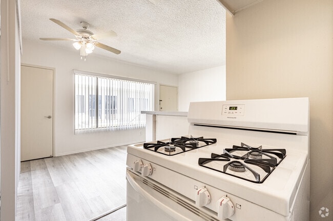 12616-20 Caswell Ave, undefined, 12616-12620 Caswell Ave, Los Angeles, CA 90066, United States, Photo:2