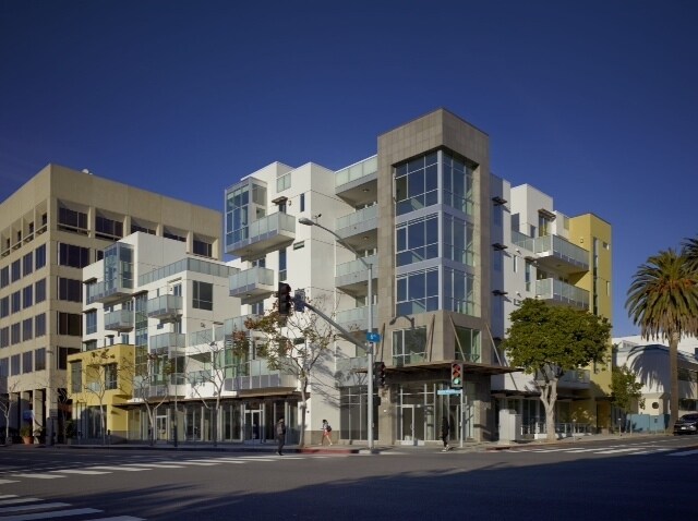 525 | SMB, smc, 525 Santa Monica Blvd, Santa Monica, CA 90401, Photo:2