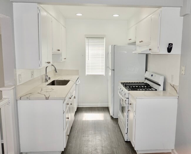 Highlander Pointe Apartments, undefined, 1055 W Blaine St, Riverside, CA 92507, Photo:4
