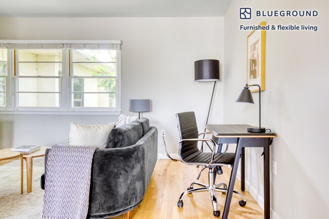 1067 Elkgrove Ave, undefined, 1067 Elkgrove Ave, Los Angeles, CA 90291, Photo:3
