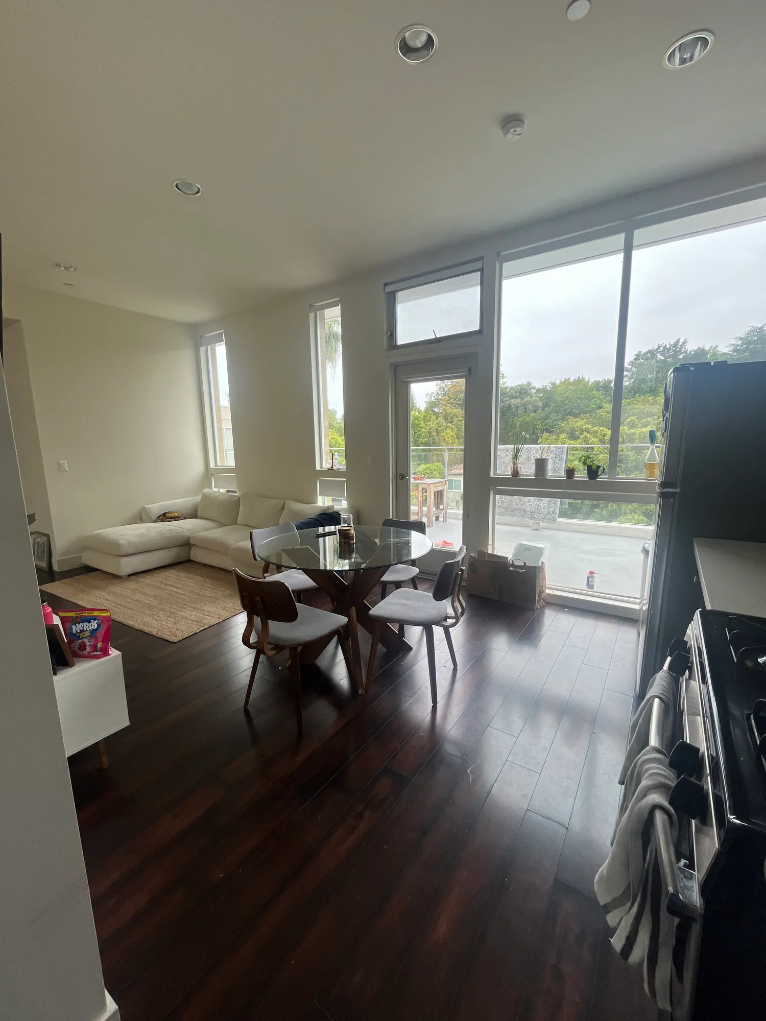 Spot in a Double Room [F] (2b2b)!, undefined, 11090 Ophir Dr, Los Angeles, CA 90024, USA, Photo:1