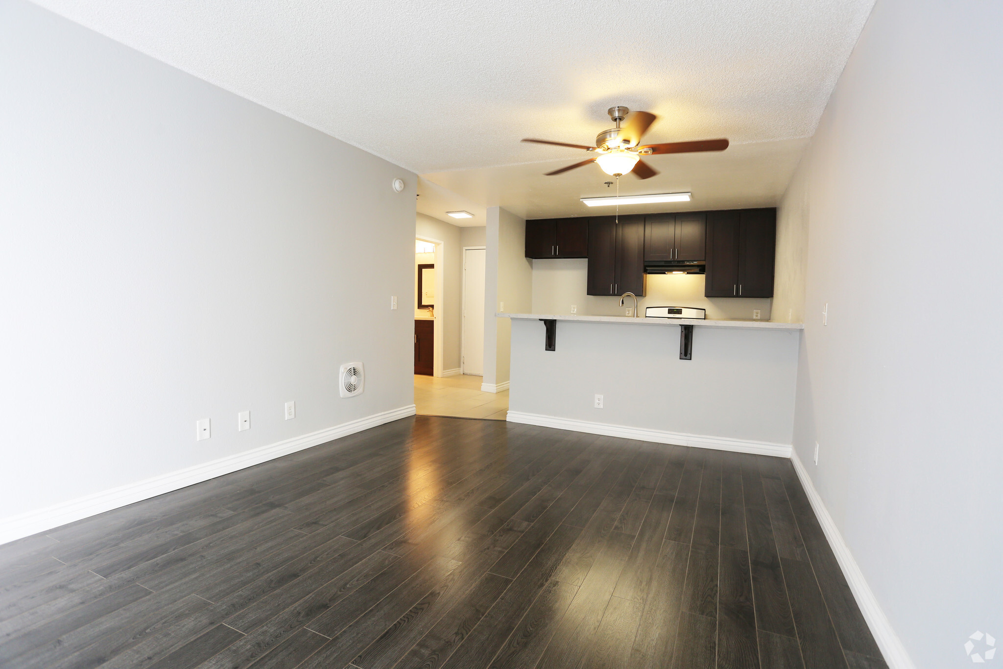 Tuscani Villas, usc, 369 Columbia Ave, Los Angeles, CA 90017, USA, Photo:1
