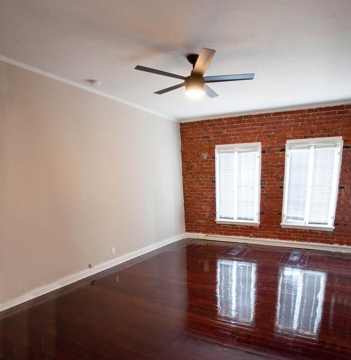 Arwyn Manor Apartments...New York Style..N..., usc, 3835 W 8th St, Los Angeles, CA 90005, USA, Photo:5