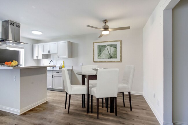 Reseda Blvd 7722, csun, 7722 Reseda Blvd, Reseda, CA 91335, Photo:2