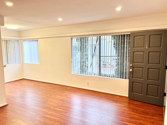 11717-11725 Montana Ave, undefined, 11717-11725 Montana Ave, Los Angeles, CA 90049, Photo:2