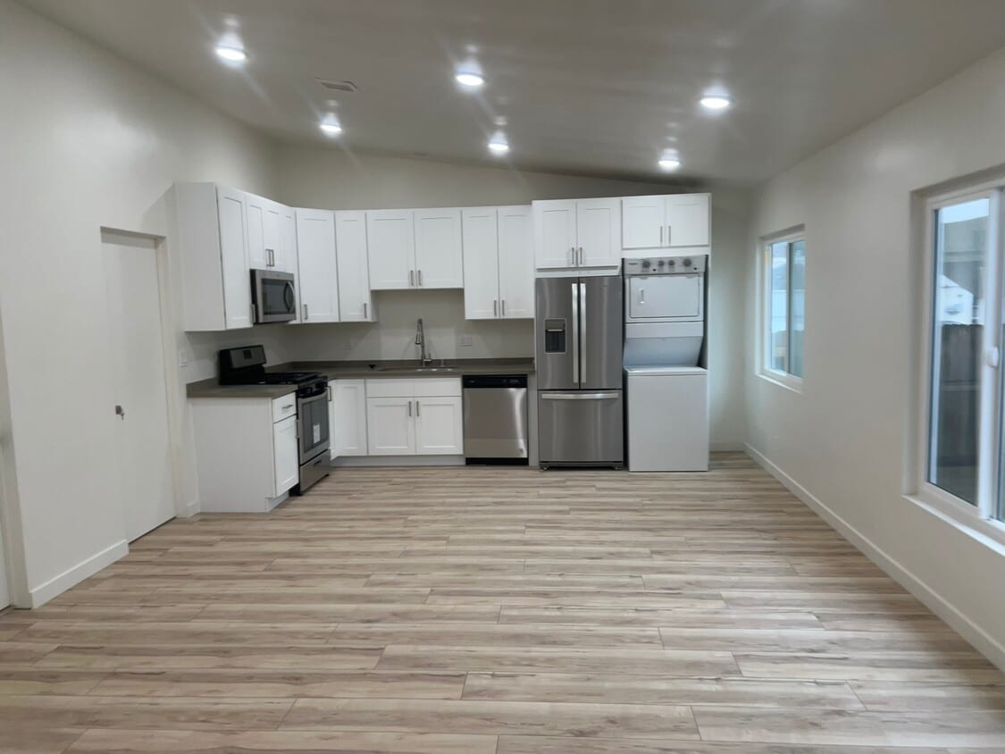 2444 Chelsea Pl, undefined, 2444 Chelsea Pl, Santa Monica, CA 90404, Photo:0