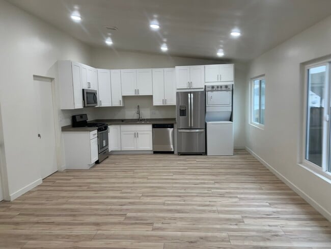 2444 Chelsea Pl, undefined, 2444 Chelsea Pl, Santa Monica, CA 90404, Photo:1