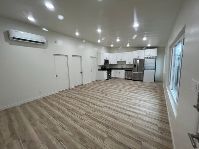 2444 Chelsea Pl, undefined, 2444 Chelsea Pl, Santa Monica, CA 90404, Photo:3