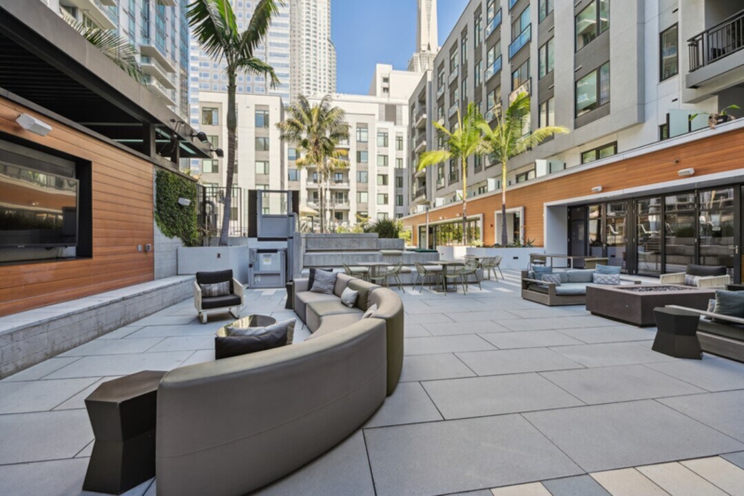 Trademark, usc, 437 S Hill St, Los Angeles, CA 90012, USA, Photo:6