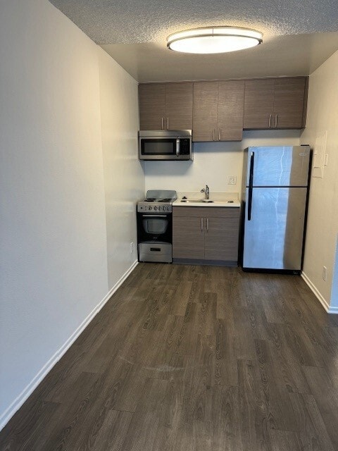 Balboa Grande Apartments, csun, 10620 Balboa Blvd, Granada Hills, CA 91344, Photo:1