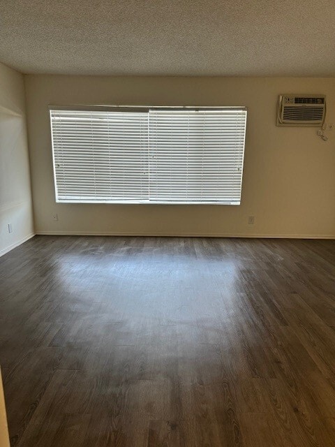 Balboa Grande Apartments, csun, 10620 Balboa Blvd, Granada Hills, CA 91344, Photo:2