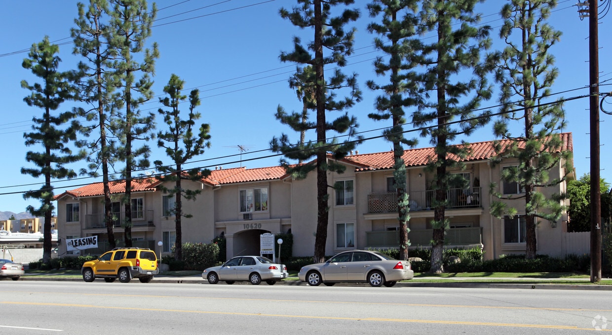 Balboa Grande Apartments, csun, 10620 Balboa Blvd, Granada Hills, CA 91344, Photo:0