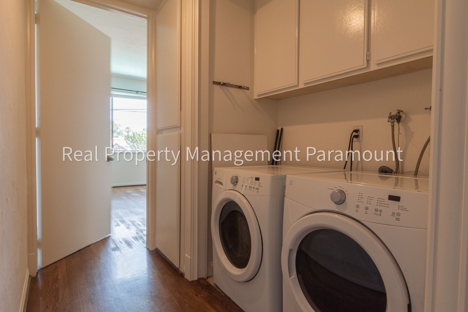 Spacious 3 Bed, 2 Bath Apartment in Beverly Glen Near UCLA, ucla, 1260 S Beverly Glen Blvd APT 206, Los Angeles, CA 90024, USA, Photo:0