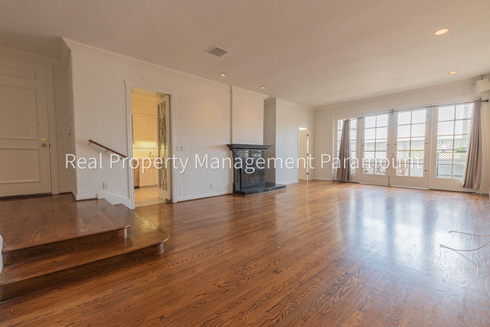 Spacious 3 Bed, 2 Bath Apartment in Beverly Glen Near UCLA, ucla, 1260 S Beverly Glen Blvd APT 206, Los Angeles, CA 90024, USA, Photo:25