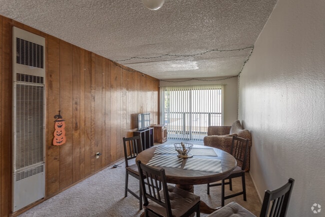 Viking Apartments, undefined, 801 D St, Davis, CA 95616, Photo:1