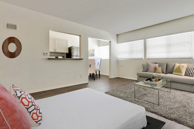 1240 Yale St, undefined, 1240 Yale St, Santa Monica, CA 90404, Photo:1