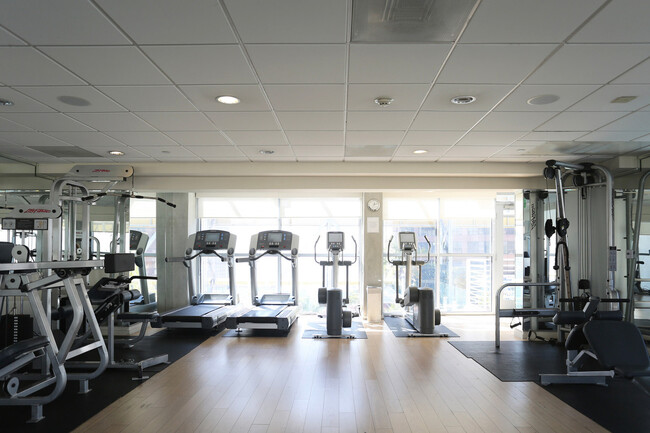 1027 Wilshire Blvd, usc, 1027 Wilshire Blvd, Los Angeles, CA 90017, USA, Photo:12