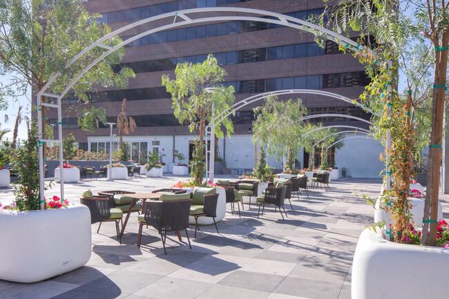 1027 Wilshire Blvd, usc, 1027 Wilshire Blvd, Los Angeles, CA 90017, USA, Photo:13