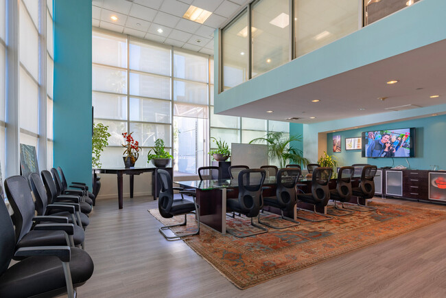 1027 Wilshire Blvd, usc, 1027 Wilshire Blvd, Los Angeles, CA 90017, USA, Photo:17