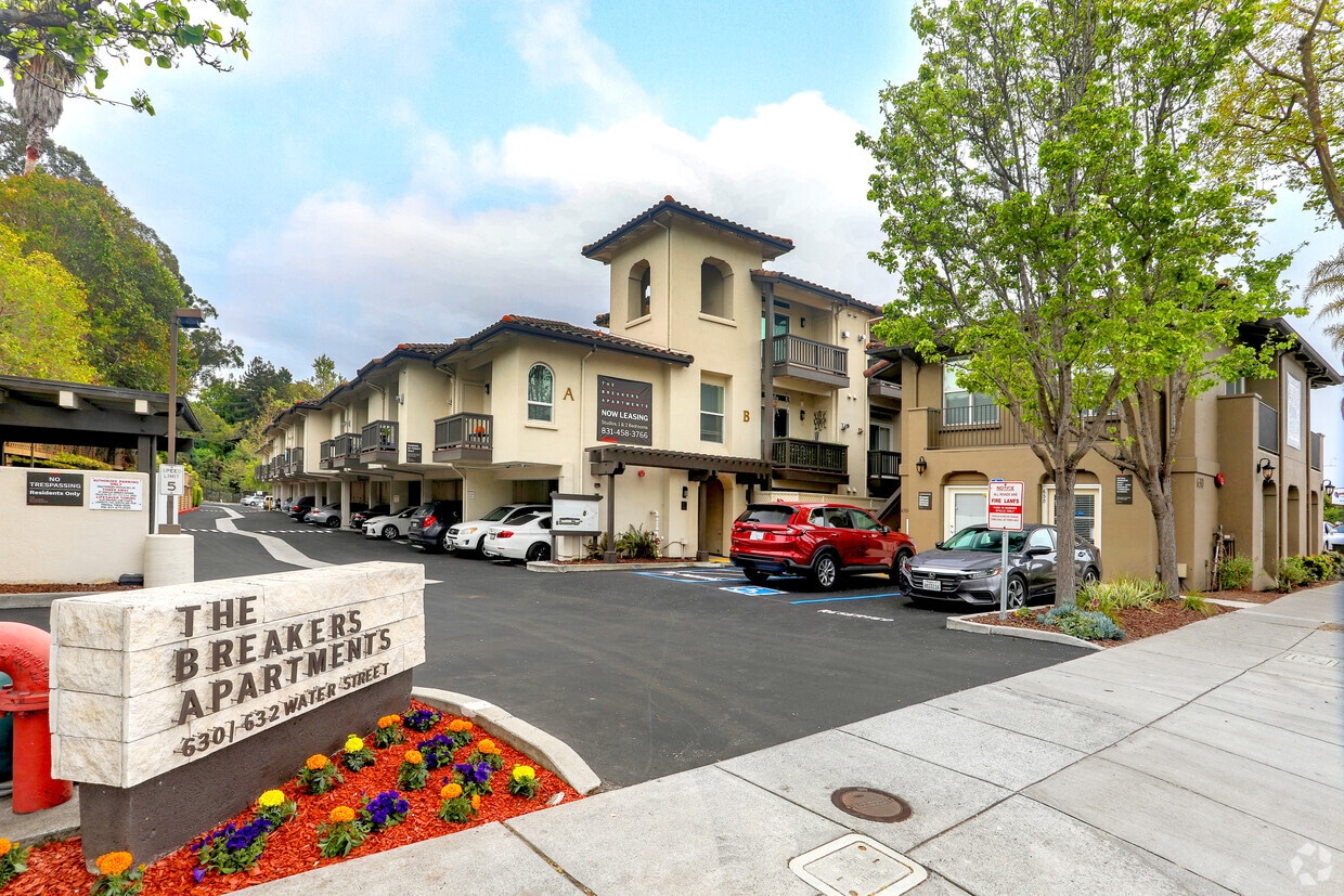 The Breakers, undefined, 630 Water St, Santa Cruz, CA 95060, Photo:0