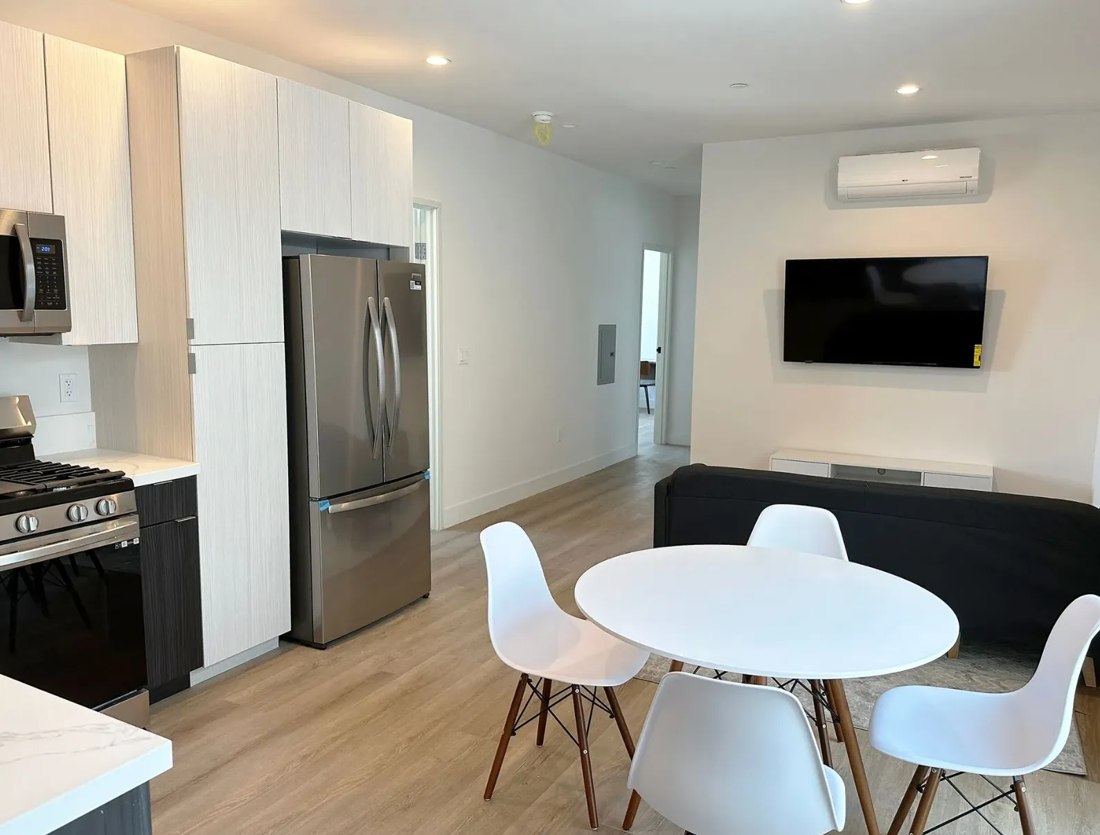 Oasis At The Row , undefined, Oasis on the Row, Beta Theta Pi Fraternity, 2714 Portland St, Los Angeles, CA 90007, USA, Photo:2