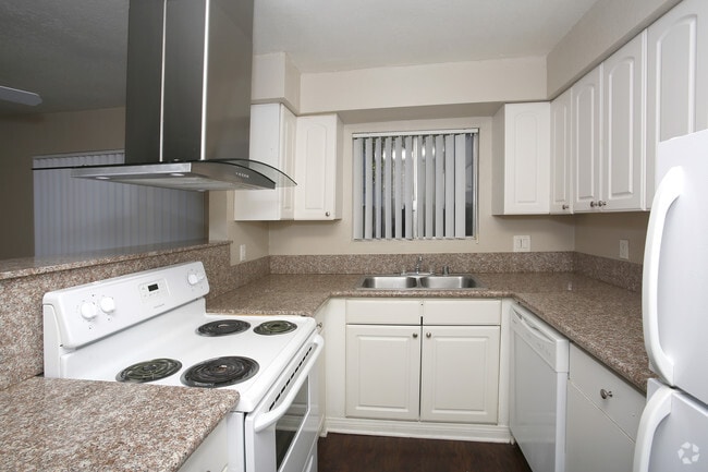 The Met Apartments, undefined, 2770 Atlanta Ave, Riverside, CA 92507, Photo:2