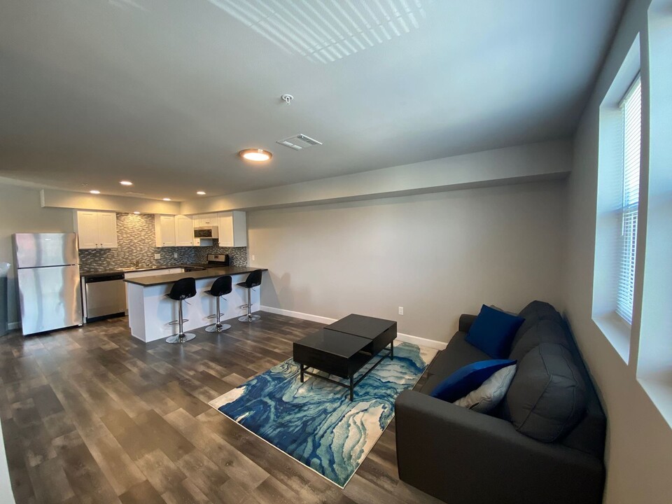 The Cascades, usc, 1136 W 36th St, Los Angeles, CA 90007, Photo:0