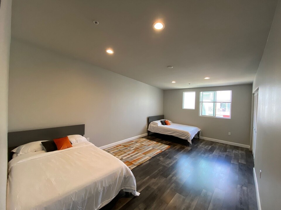 The Cascades, usc, 1136 W 36th St, Los Angeles, CA 90007, Photo:3