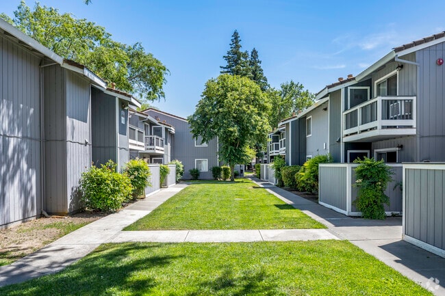 The Grove at Davis, undefined, 1333 Arlington Blvd, Davis, CA 95616, Photo:1