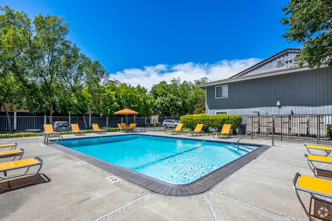 The Grove at Davis, undefined, 1333 Arlington Blvd, Davis, CA 95616, Photo:2