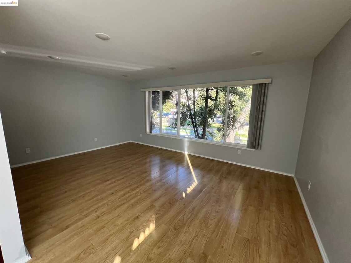 2636 Warring St Unit #204, undefined, 2636 Warring St, Berkeley, CA 94704, Photo:0