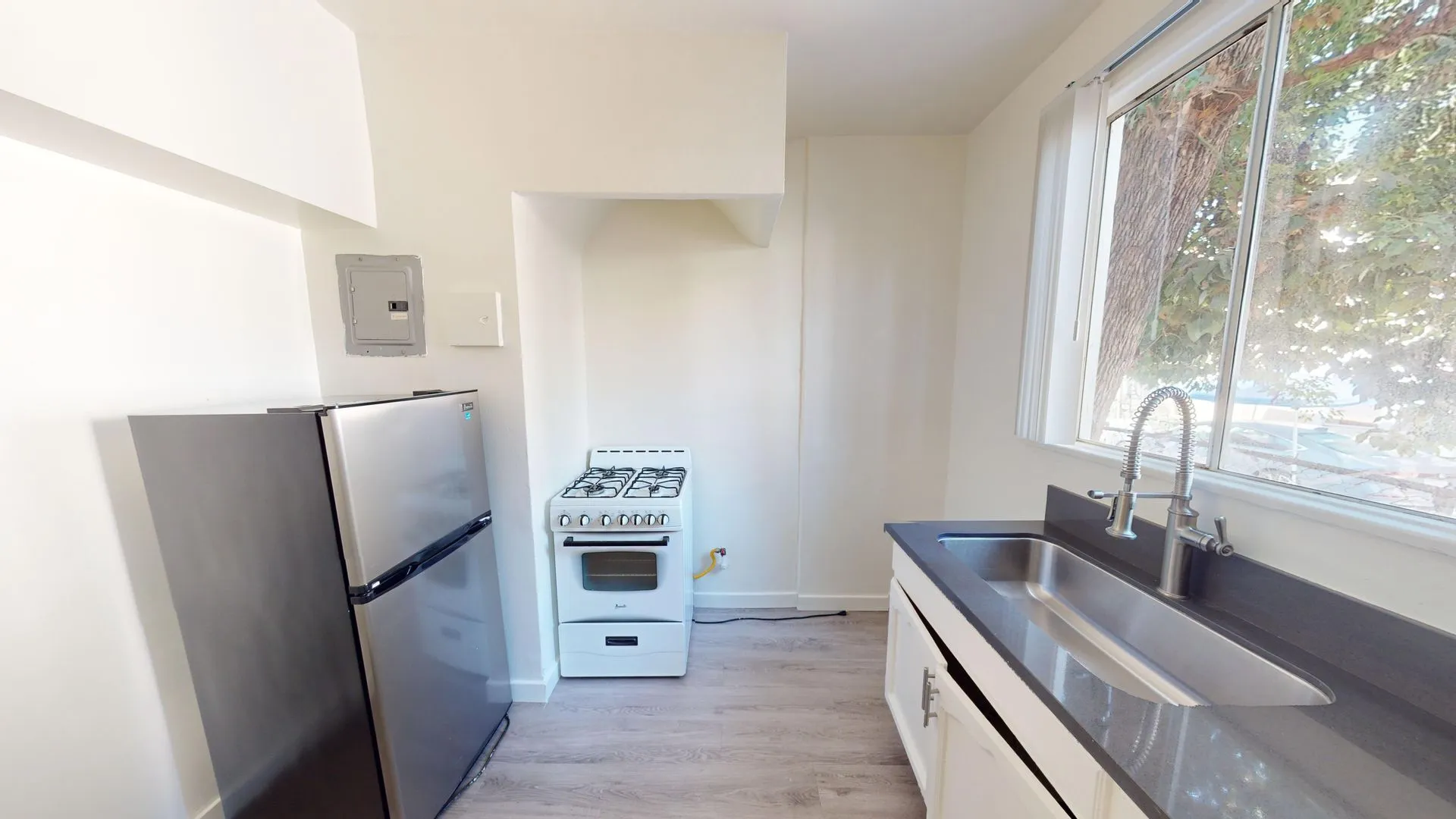 The Kansas, undefined, 4215 S Kansas Ave, Los Angeles, CA 90037, Photo:2