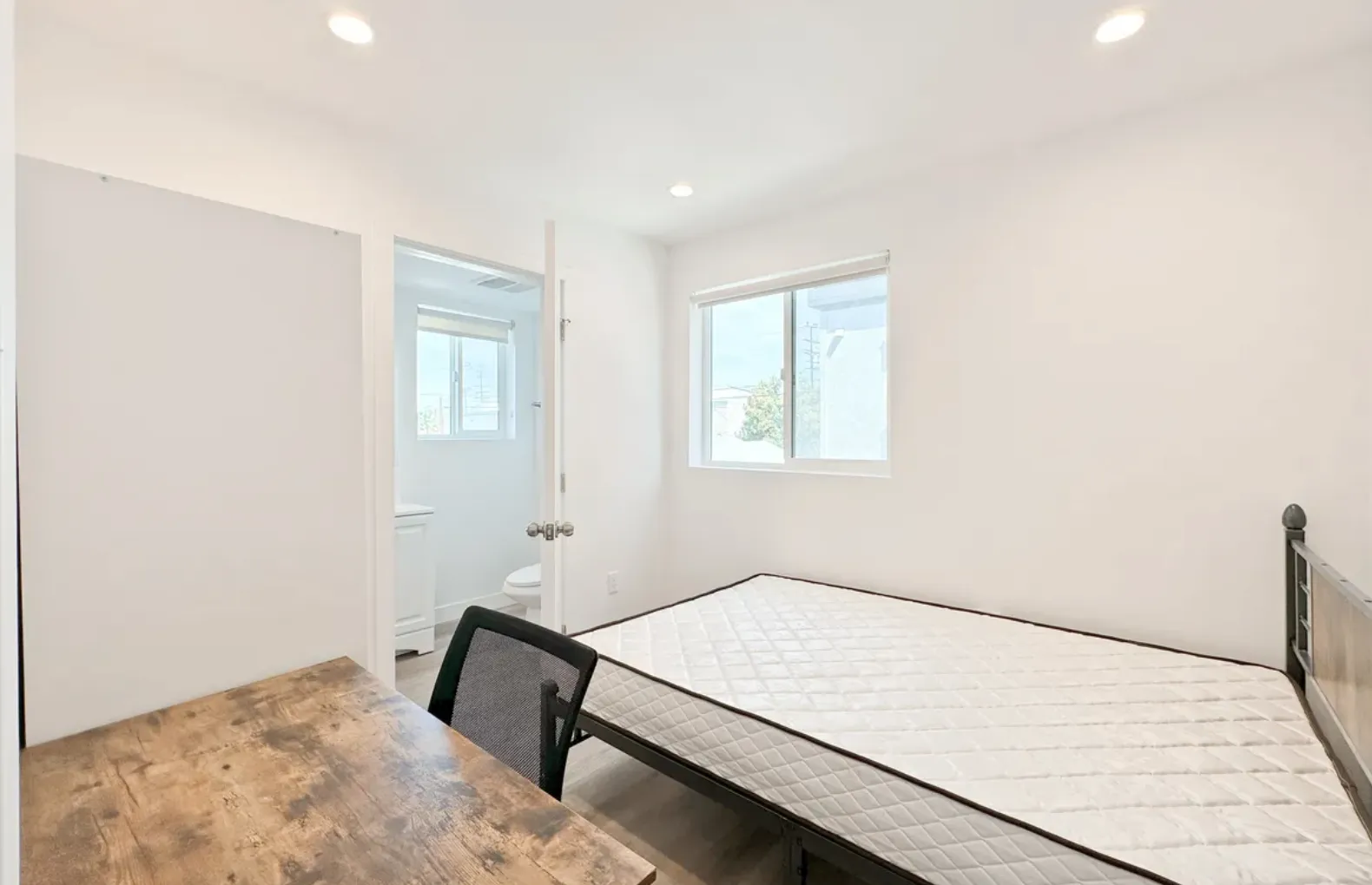 TL 1361 W 35th St, undefined, 1361 W 35th St, Los Angeles, CA 90007, USA, Photo:4