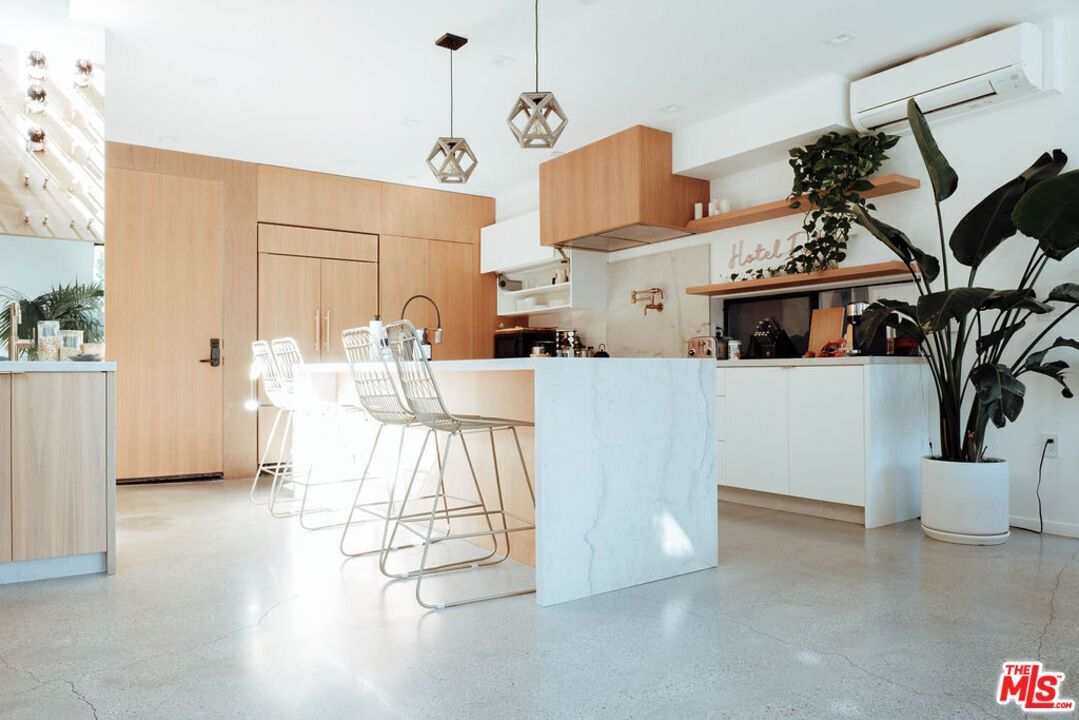 115 Park Pl, undefined, 115 Park Pl, Los Angeles, CA 90291, Photo:0