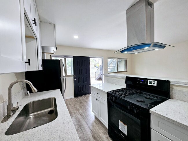 Bahama Palms, undefined, 3643 Brockton Ave, Riverside, CA 92501, Photo:2