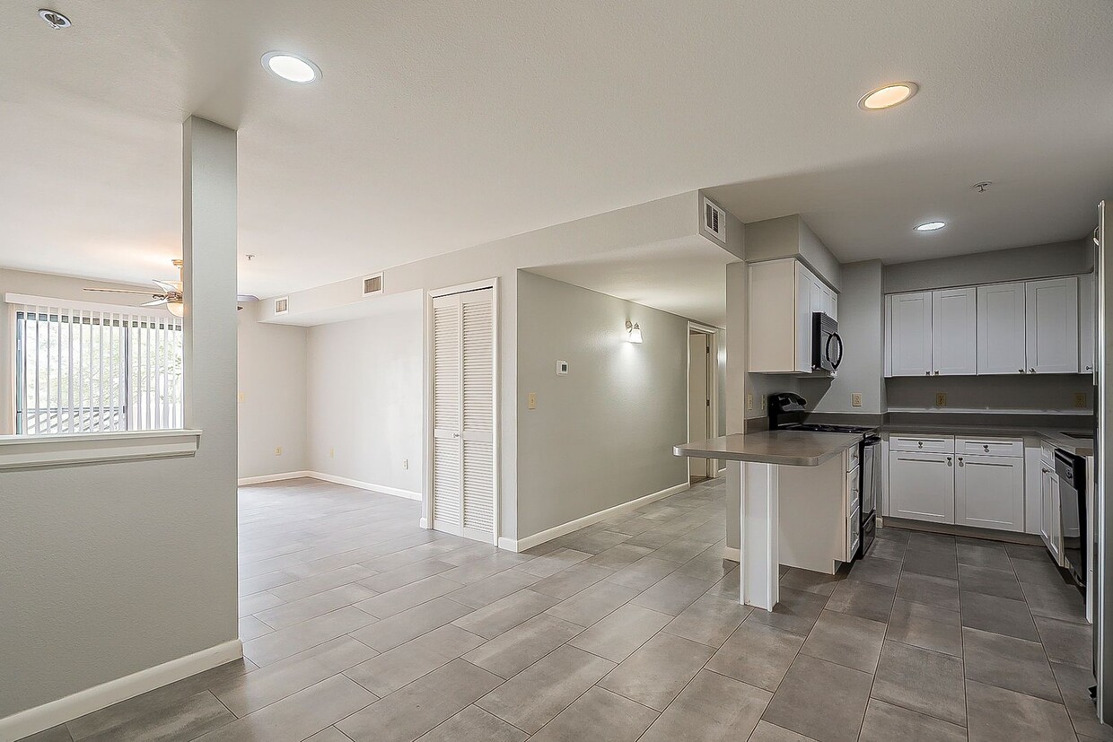 1005 E 8th St Unit 2007, undefined, 1005 E 8th St, Tempe, AZ 85281, Photo:0