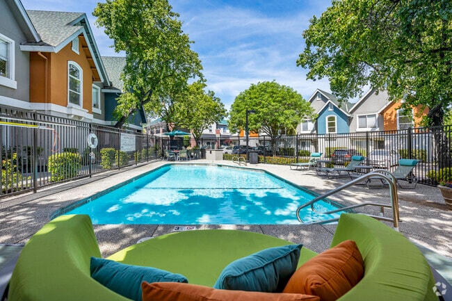 Oakshade Commons, undefined, 2120 Cowell Blvd, Davis, CA 95618, United States, Photo:4