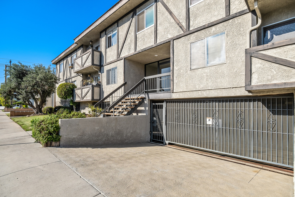 Sawtelle, ucla, 1914 Corinth Ave APT 207, Los Angeles, CA 90025, USA, Photo:1
