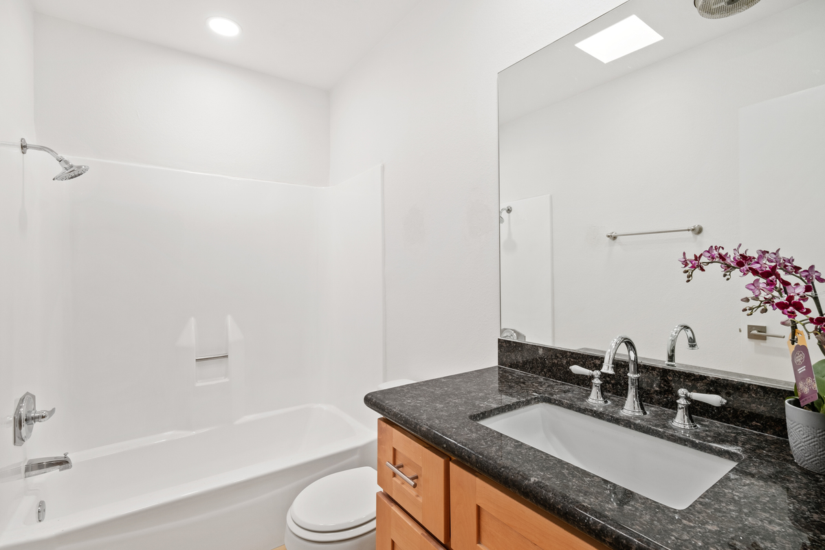 Sawtelle, ucla, 1914 Corinth Ave APT 207, Los Angeles, CA 90025, USA, Photo:15
