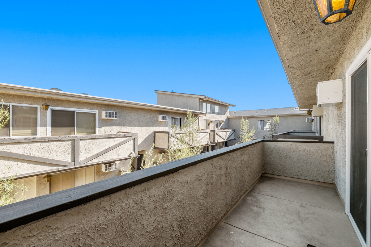 Sawtelle, ucla, 1914 Corinth Ave APT 207, Los Angeles, CA 90025, USA, Photo:18