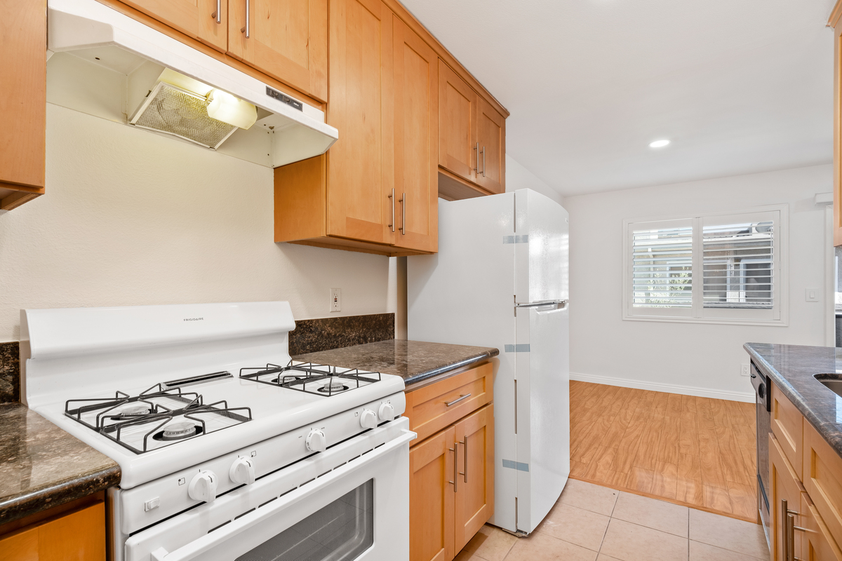 Sawtelle, ucla, 1914 Corinth Ave APT 207, Los Angeles, CA 90025, USA, Photo:20