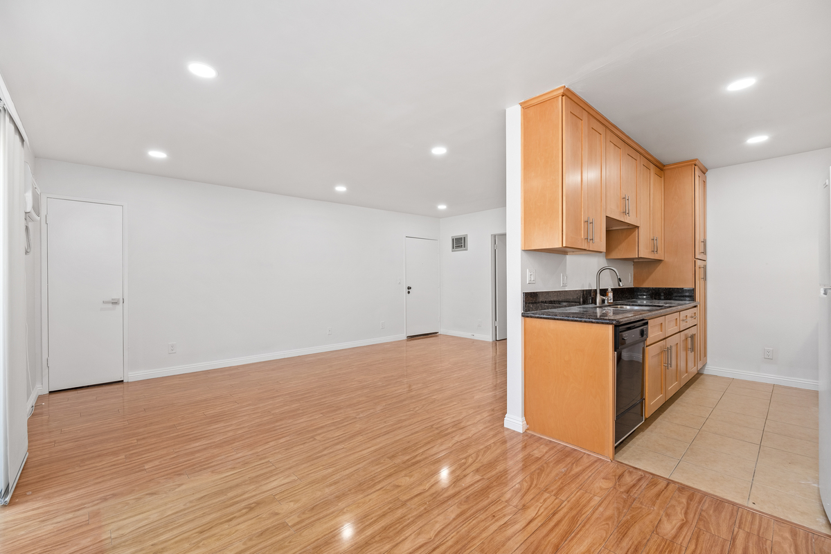 Sawtelle, ucla, 1914 Corinth Ave APT 207, Los Angeles, CA 90025, USA, Photo:23